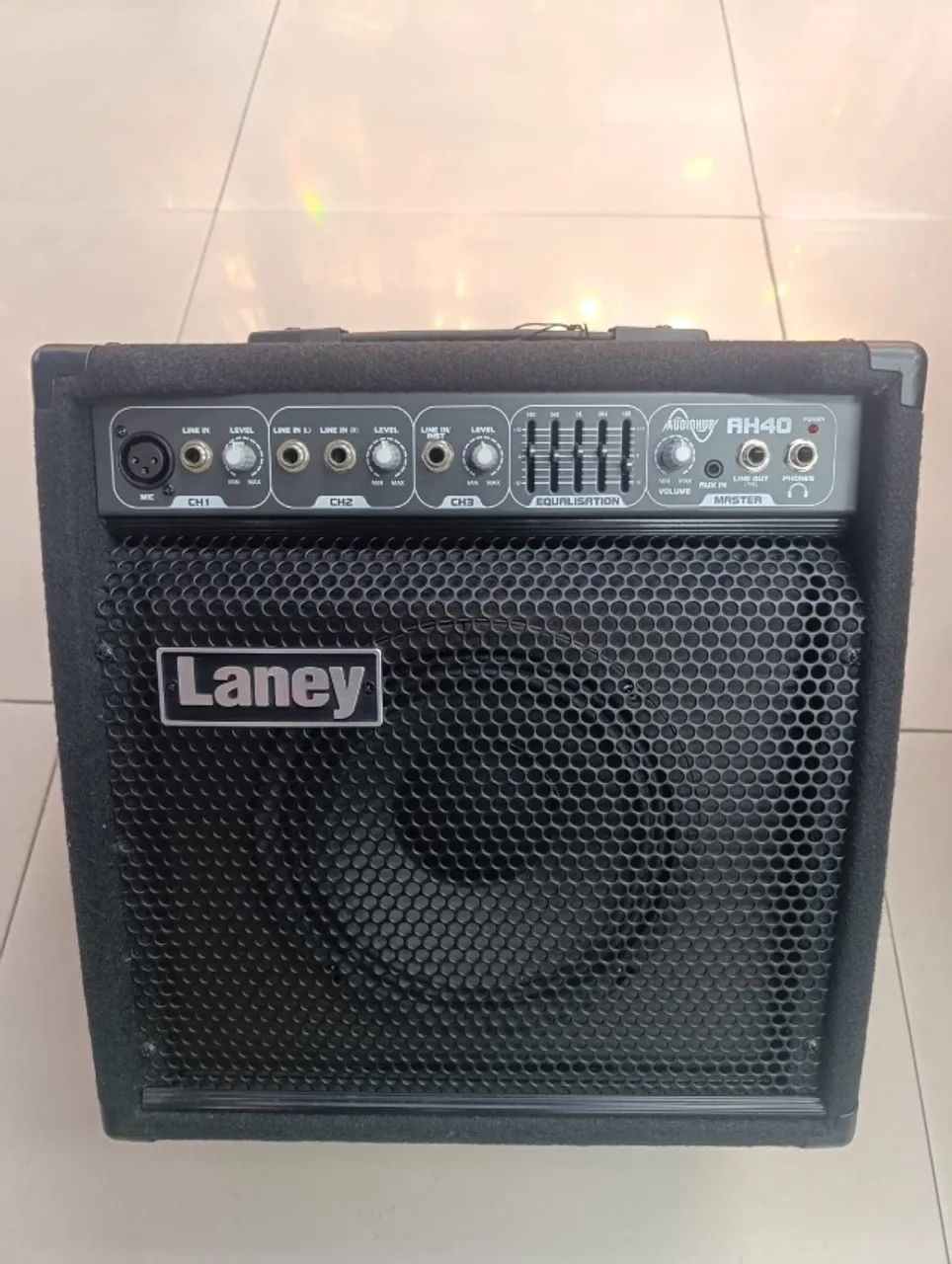 CAIXA AMPLIFICADA LANEY AH40 