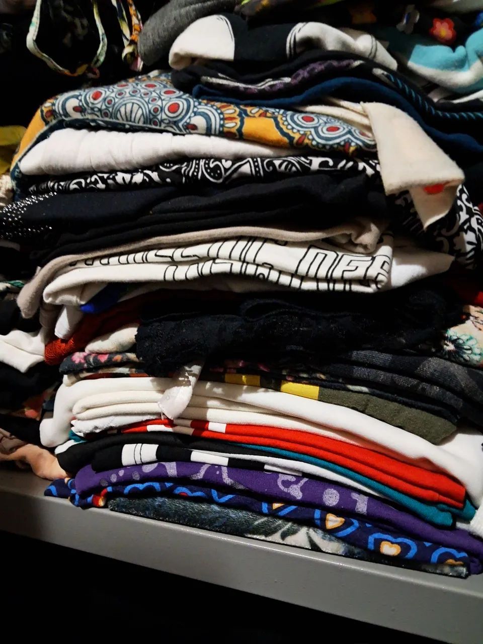 Lote de 10 peças de Blusas  - Foto 3
