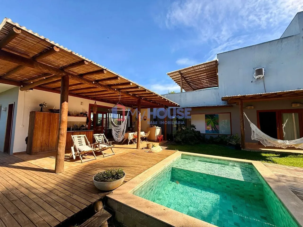 Casa de Alto Padrão Mobiliada e Decorada 3/4 com Piscina e Vista Panorâmica e Praia Privat