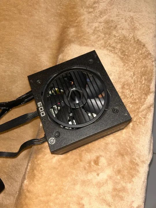 Fonte EVGA 600W 80PLUS bronze 