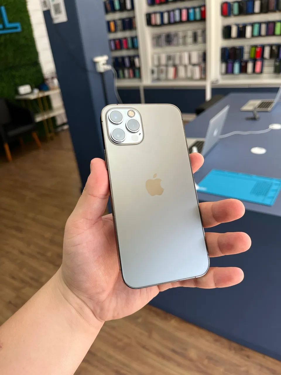 Apple iPhone 12 Pro - 128GB (3 Cores Disponíveis) - Celulares e