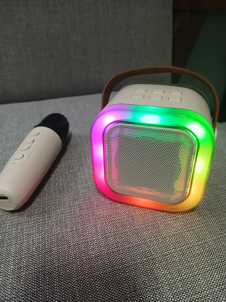 Caixa de Som Bluetooth com Microfone e Luzes RGB