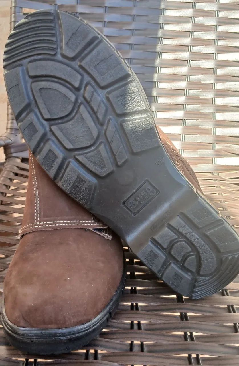 Bota ocupacional, fecho velcro, bico PVC (Nova) - Foto 3