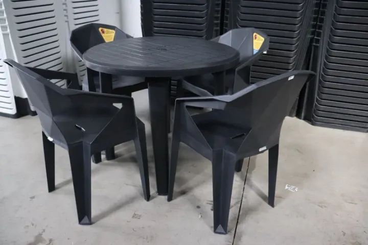 KIT MESA DESMONTÁVEL E 4 POLTRONAS DIAMOND - Foto 4
