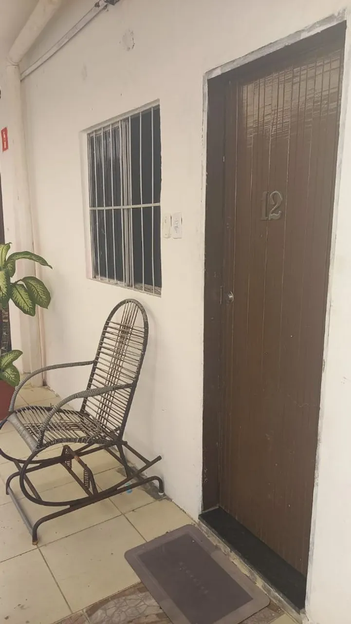 Alugo quarto 