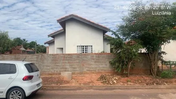 CASA A VENDA NO CENTRO- LUIZIANIA SP