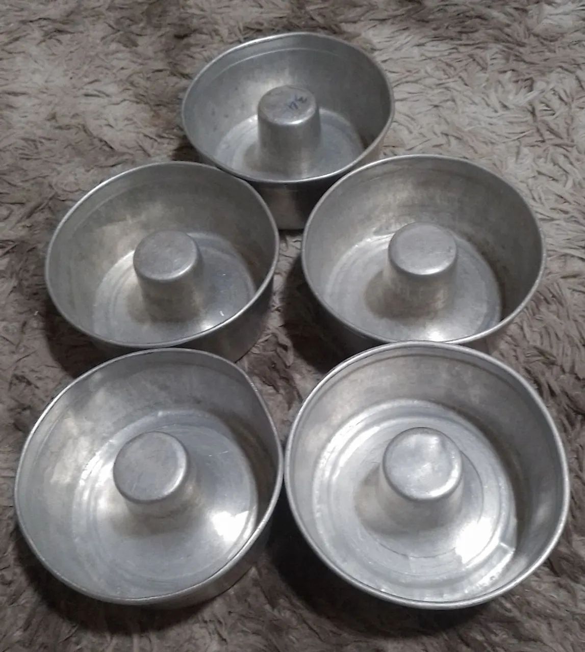 Bolo.64276683791105121