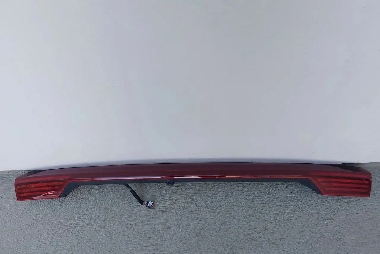 Lanterna Traseira LED - Peça Automotiva