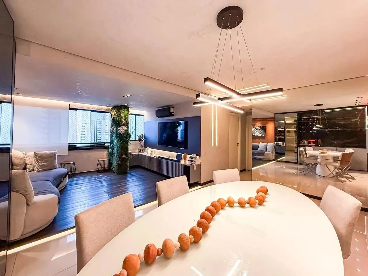 Lindo apartamento 100% reformado com o mais alto requinte e bom gosto ANDAR ALTO