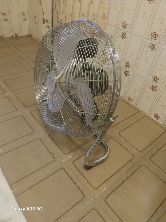 Ventilador de Mesa - Usado em Ótimo Estado