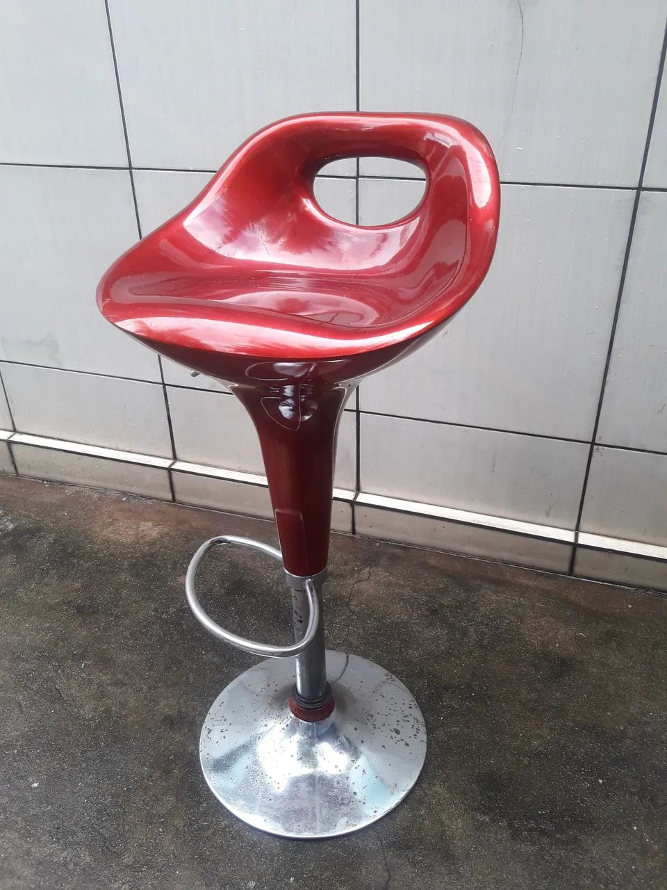 Cadeira de bancada regulável