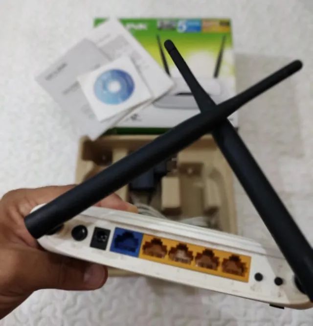 TP-Link Wireless Router Model TL-WR841N, with 2 5dBi Antennas, 300 Mbps64396507993345124