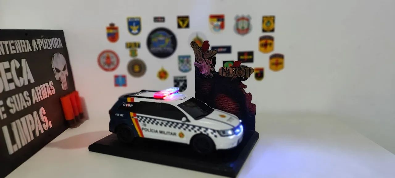 Miniatura Dodge Journey da Polícia - Foto 4