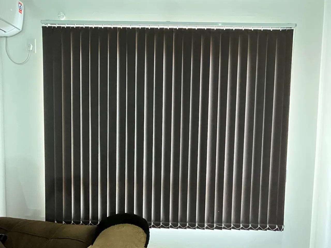 Persiana vertical marrom - excelente estado (quase nova)