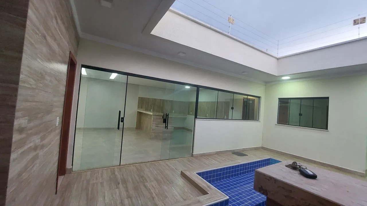 Vendo, Financia, Aluga! Linda Casa Alto Padrão 3 Suítes, Piscina, Águas Lindas
