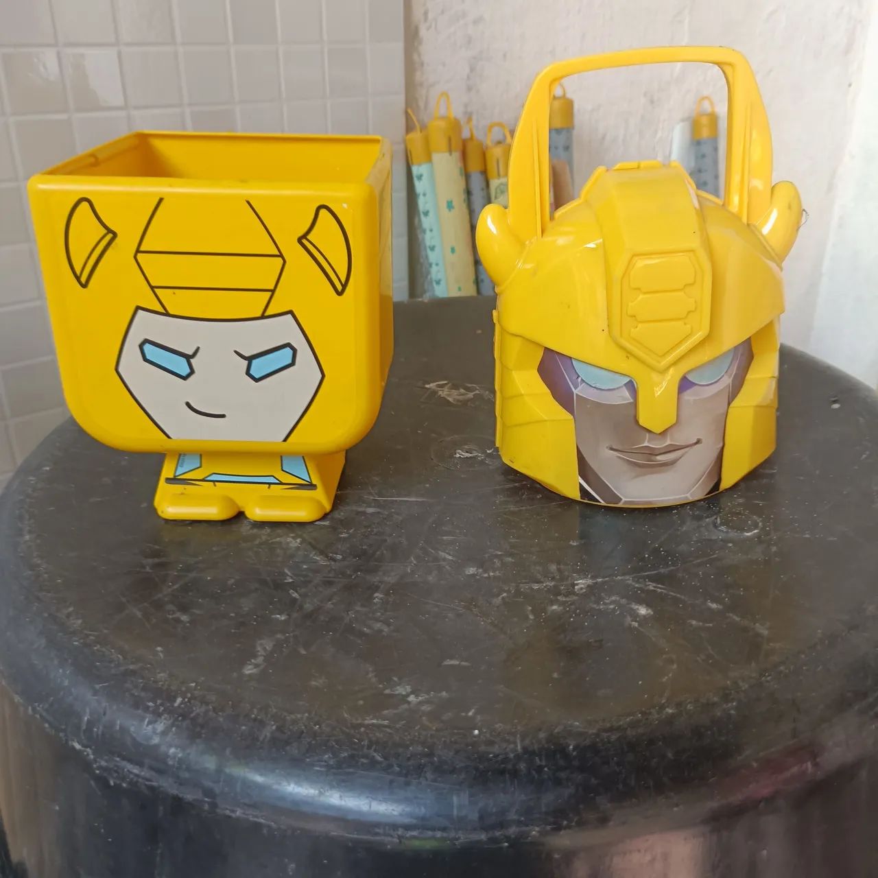 2 Brinquedos Transformers Bumblebee