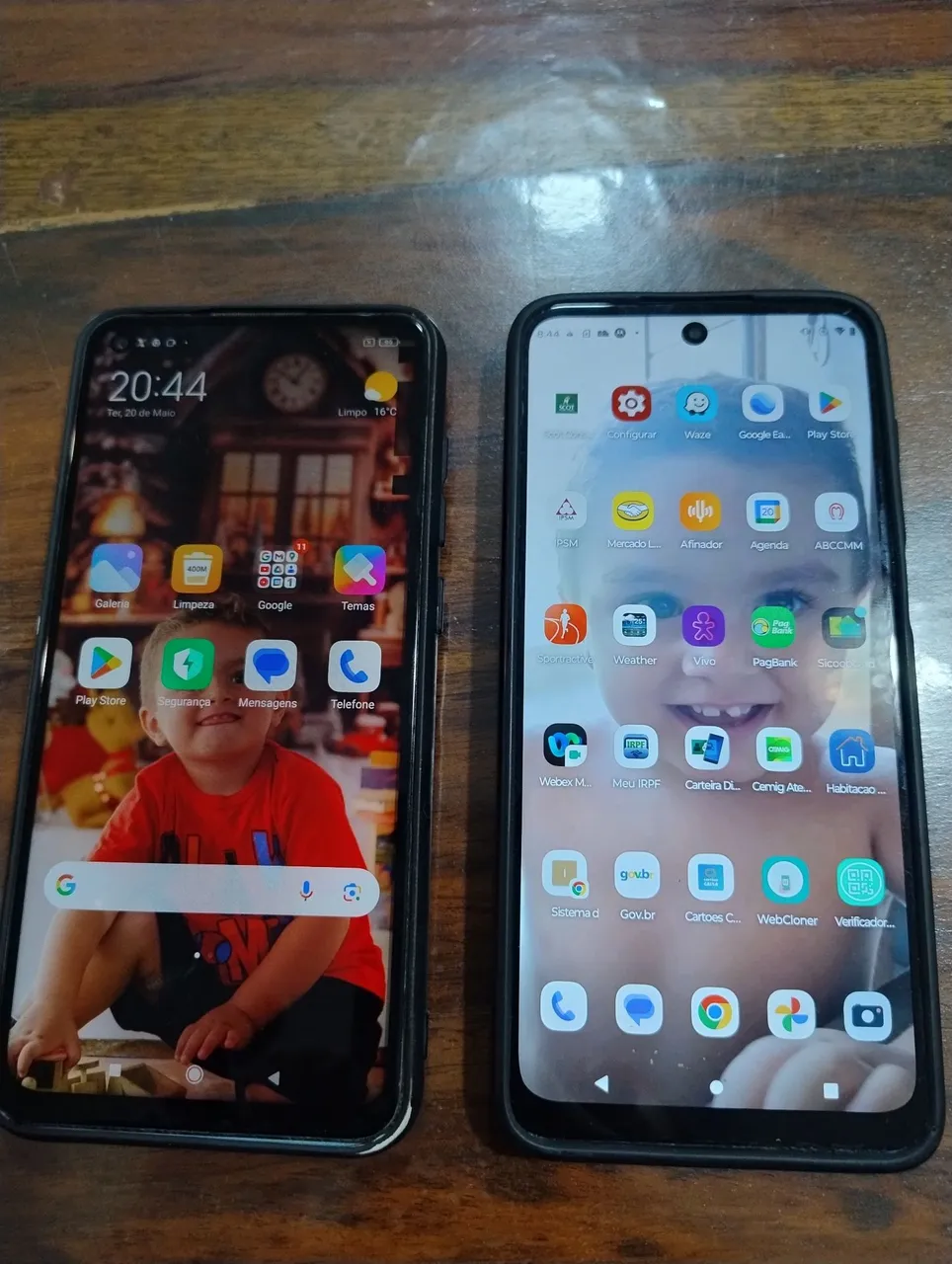 Dois celulares semi novos