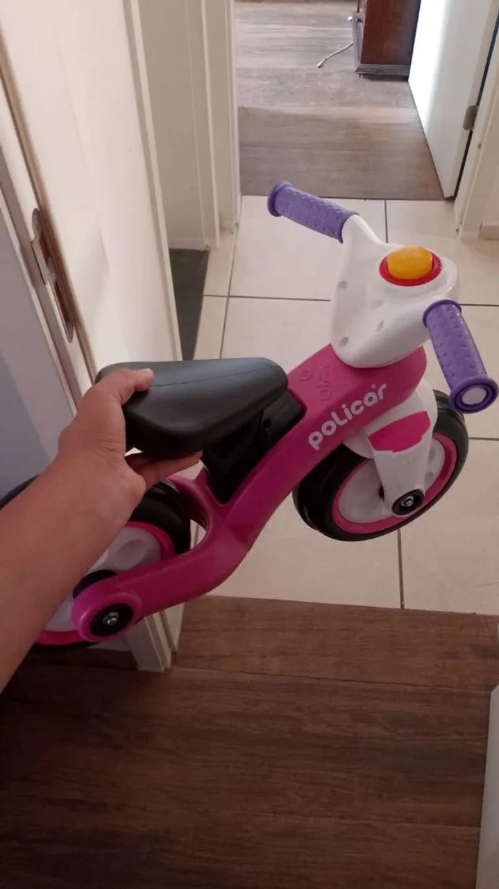 Bicicleta sem pedal menina