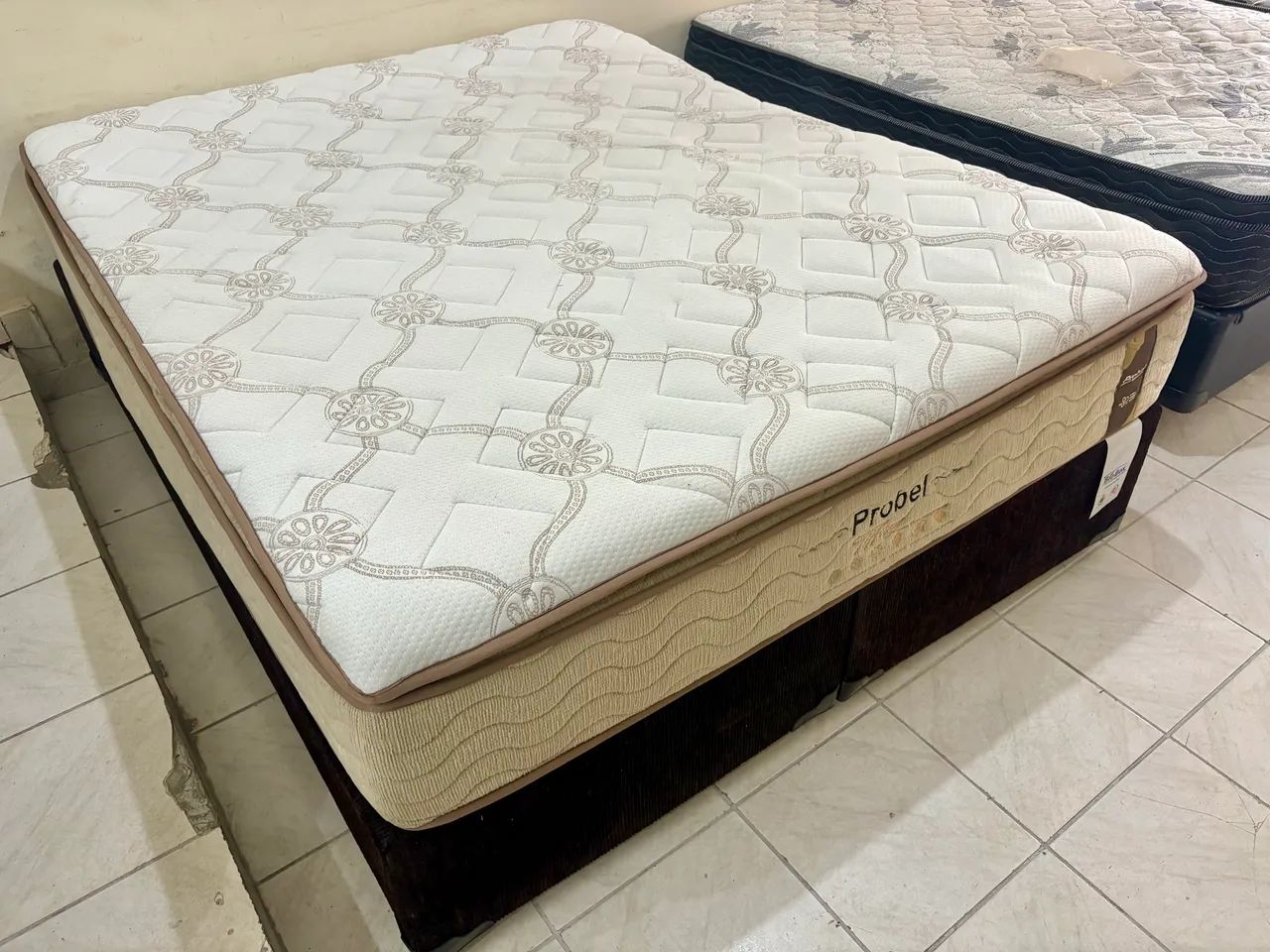 Cama box de casal Queen , cama Queen 