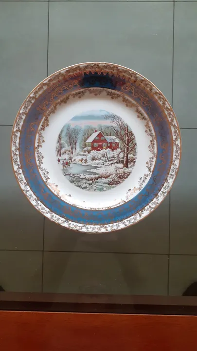 Prato Decorativo em porcelana Com Cena de Inverno