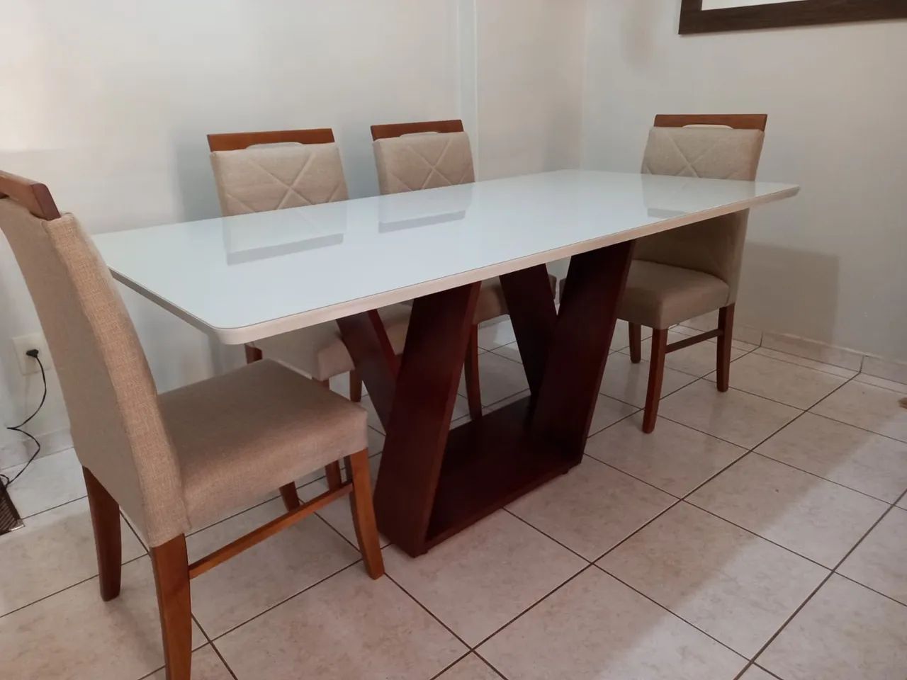 Mesa de Jantar Moderna com 6 Cadeiras madeira 