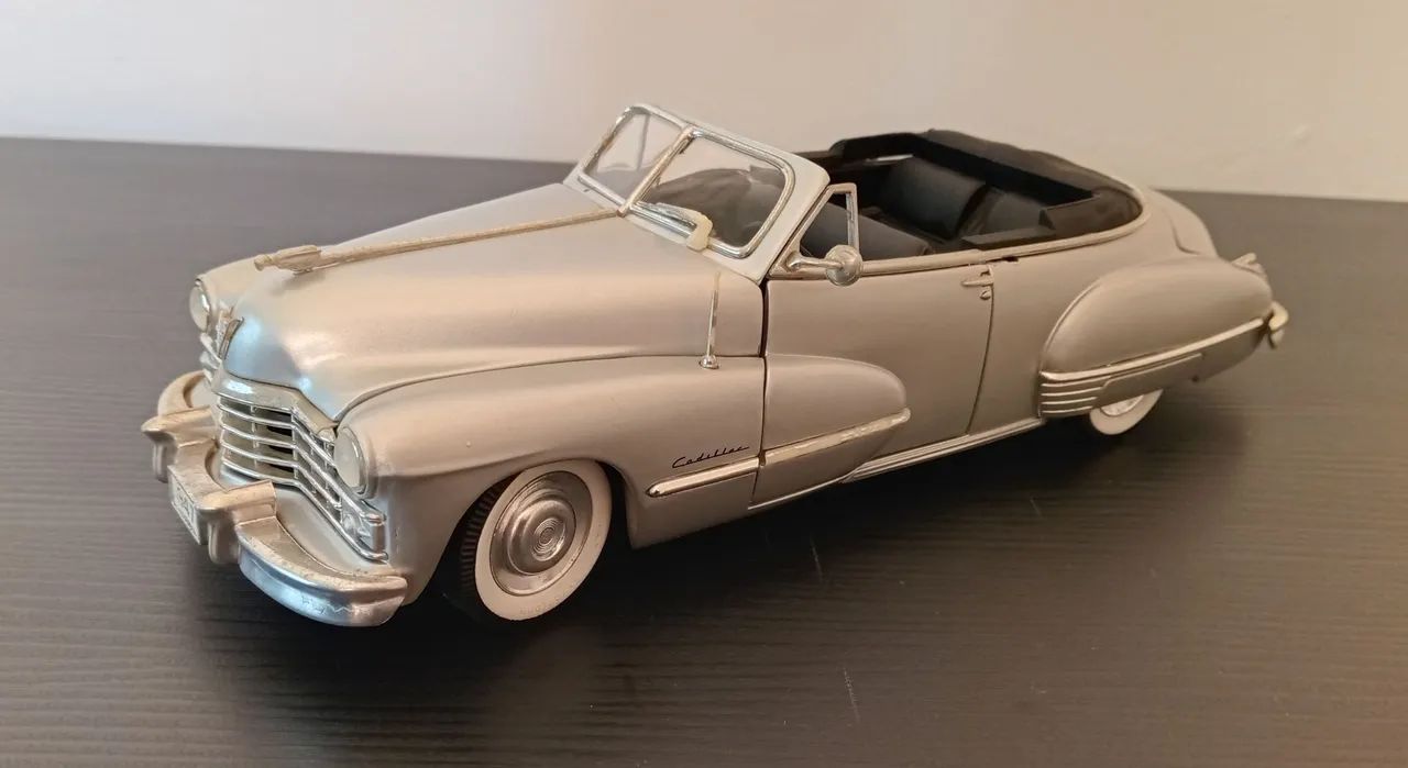 Miniatura Cadillac 1947 Séries 62 1:18 Anson - Hobbies e coleções