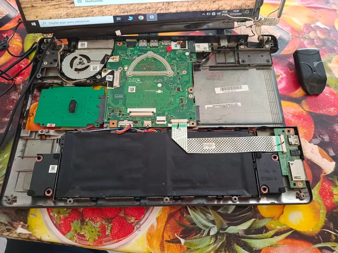 Placa mãe Acer ES1-572-3562 i3 6 geração funcionanado como visto nas imagens. - Foto 3