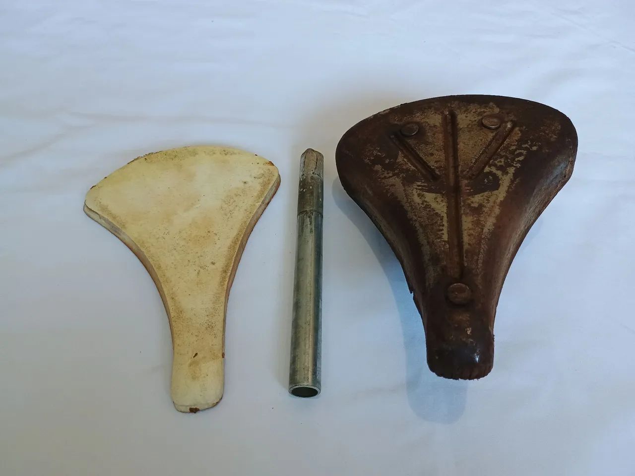 Selim Antigo para Bicicleta para restauro 