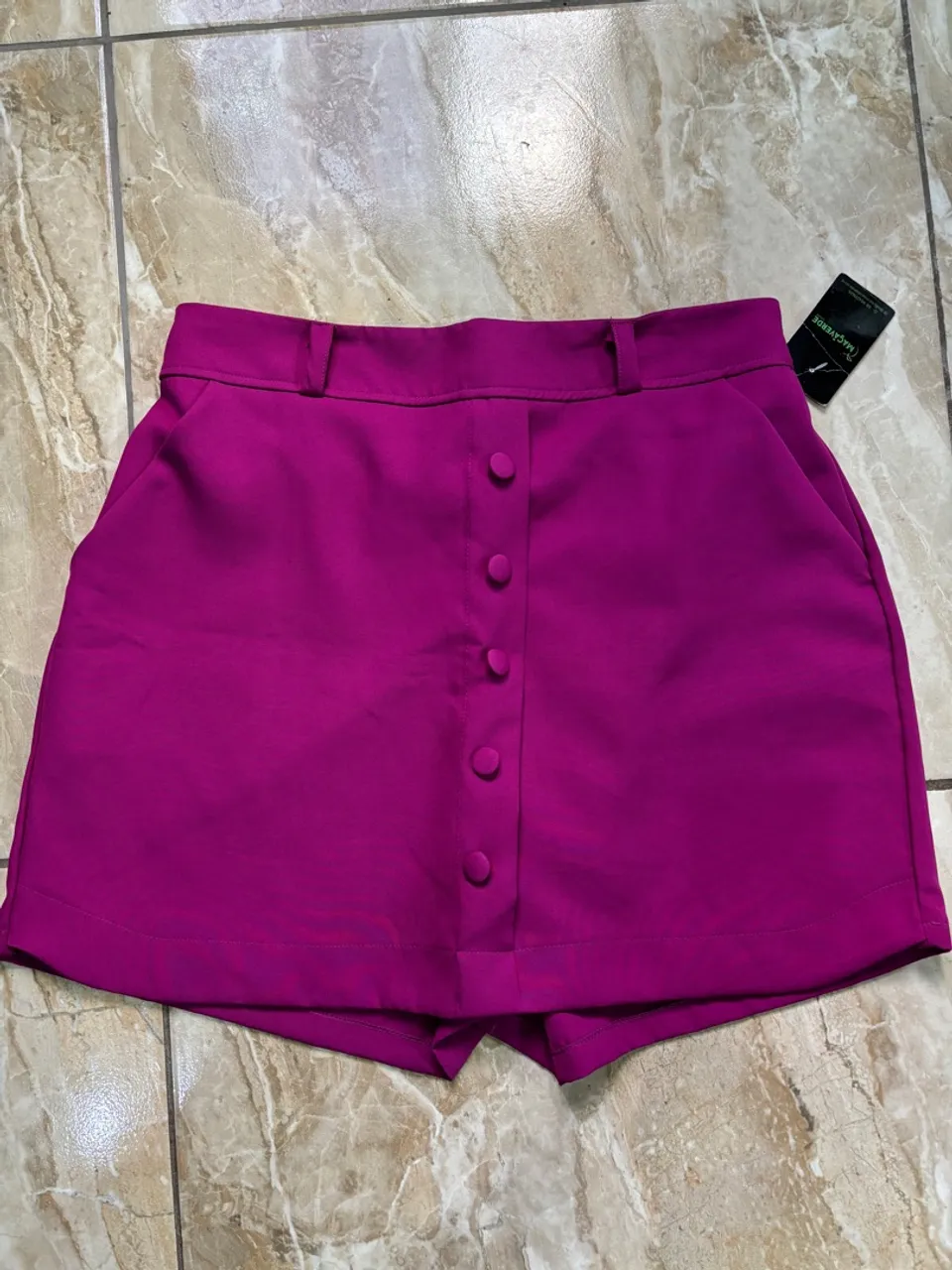 Short Saia Feminino Magenta com Botões