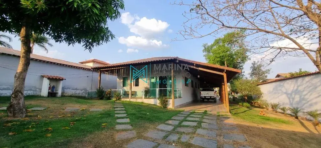 Casa com 3 quartos à venda, 330 m² por R$ 1.350.000 - Condomínio Village do Gramado - Lago