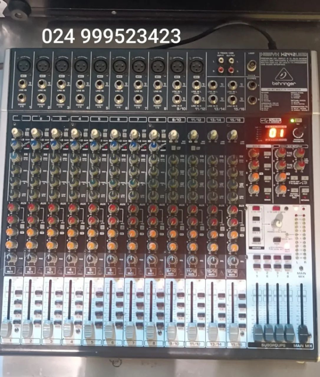 Mesa de Som Behringer X2442 USB Xenyx