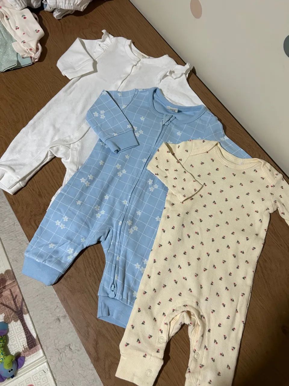 Lote de Roupas para Bebê 0 a 3 meses (P) - Diversas Marcas - Foto 3