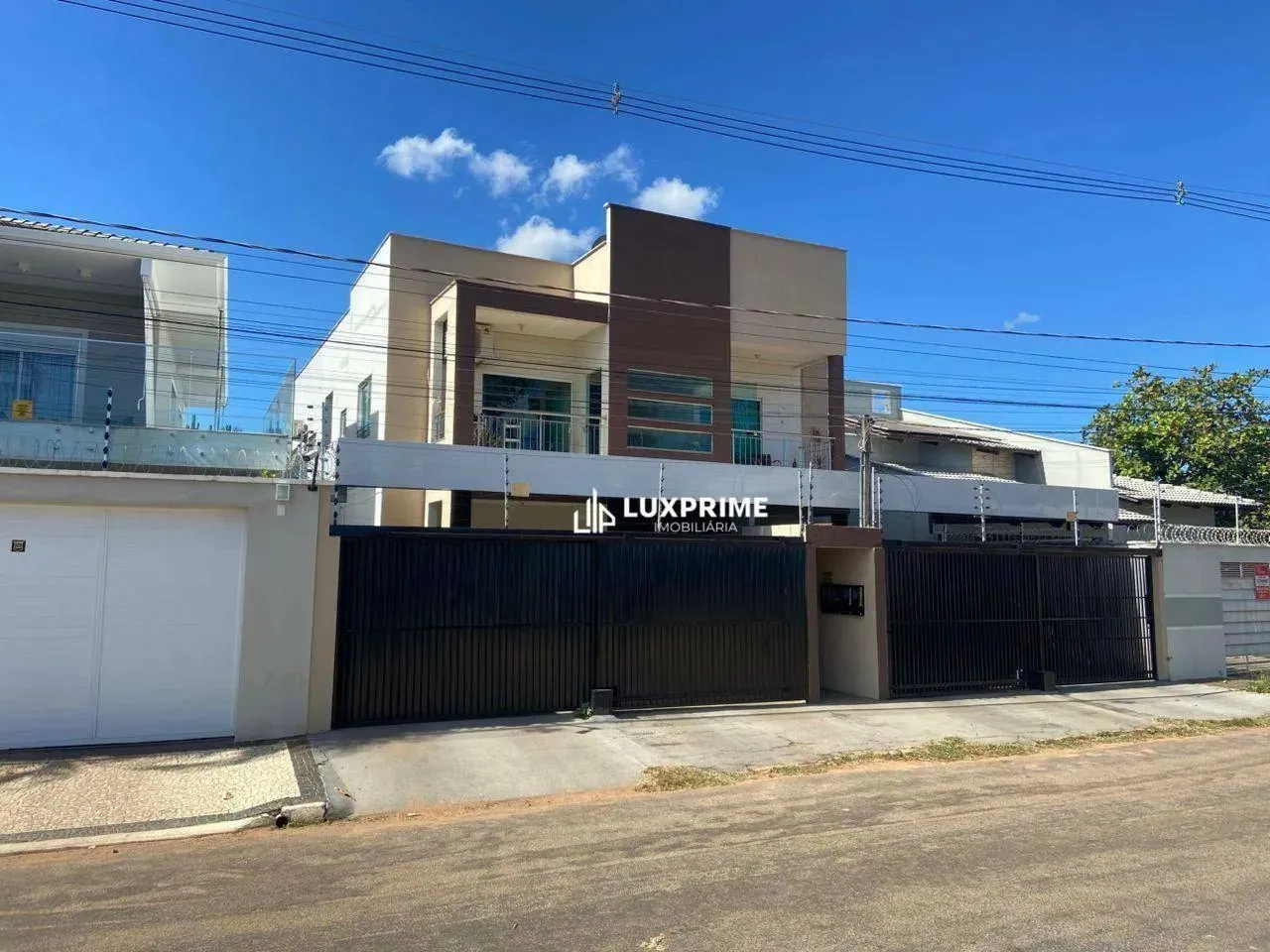 Conjunto com 4 casas na 305 sul