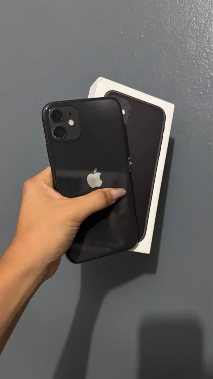 iPhone 11 black