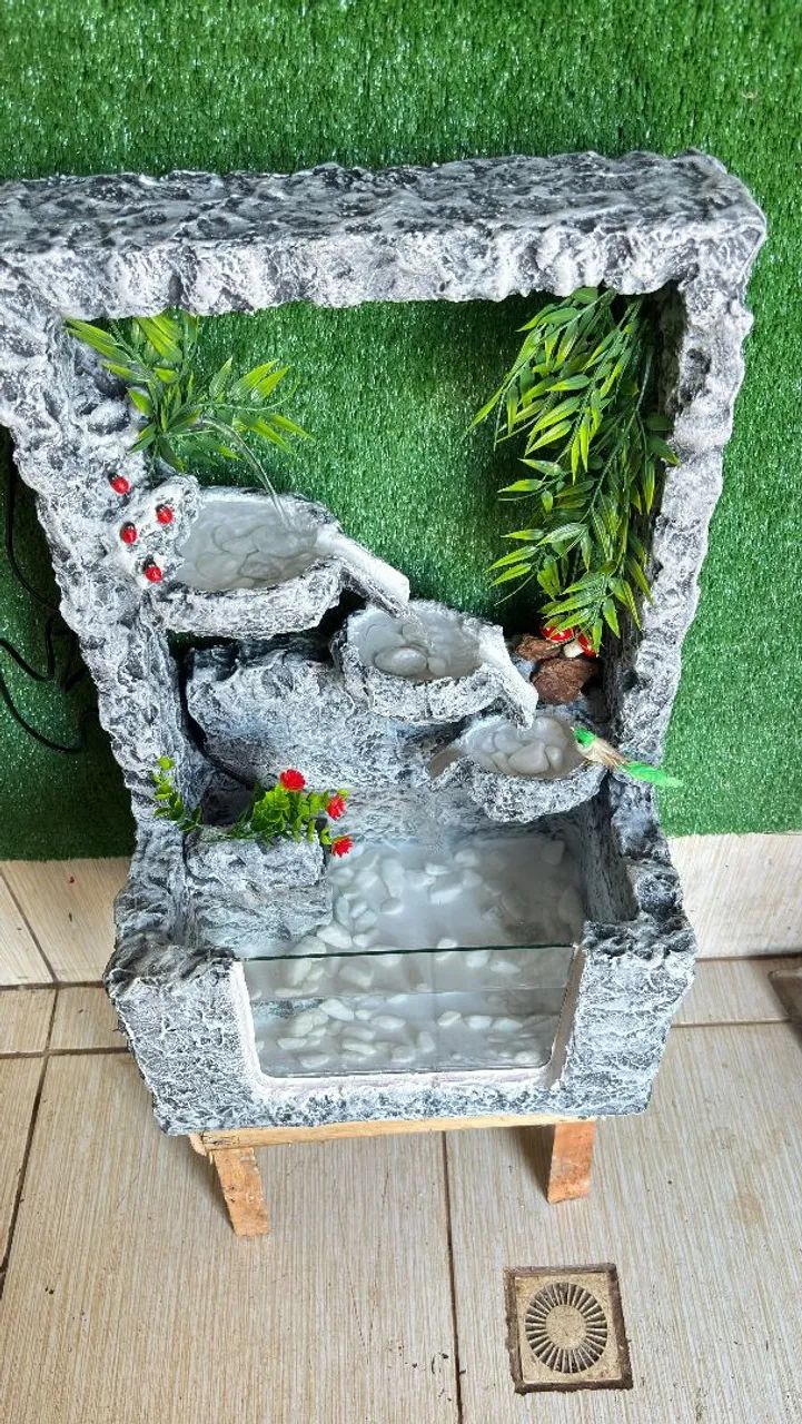 Cascata com aquário acoplado 