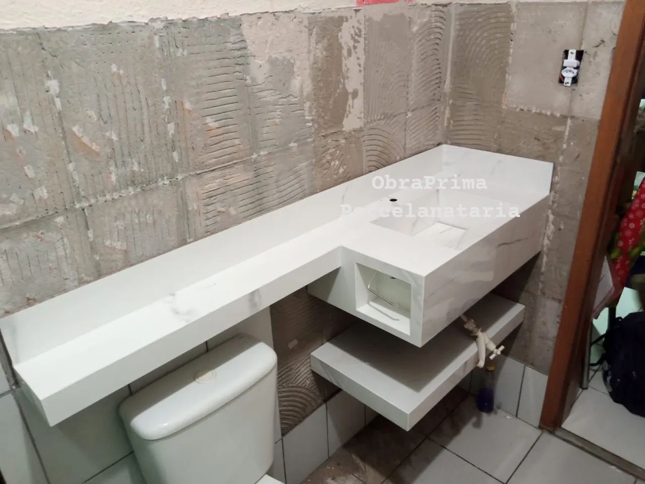 Pia com cuba esculpida em porcelanato  - Foto 6