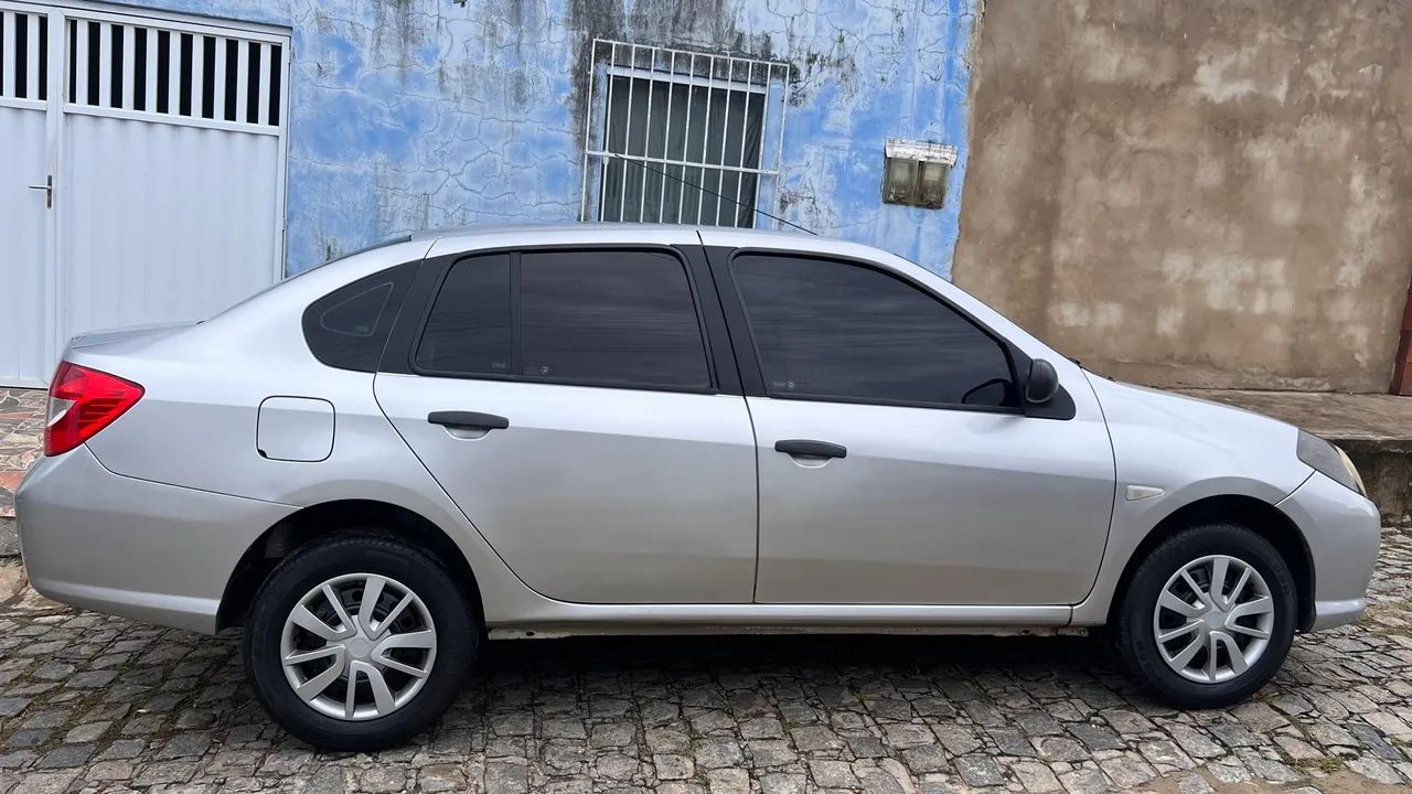 Carro completo e regularizado 