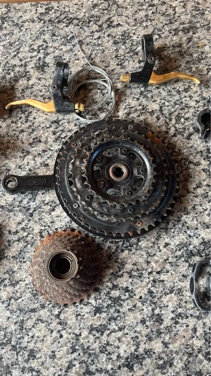Peças de bicicleta - Freio, coroa, pedais e cassete - Foto 4