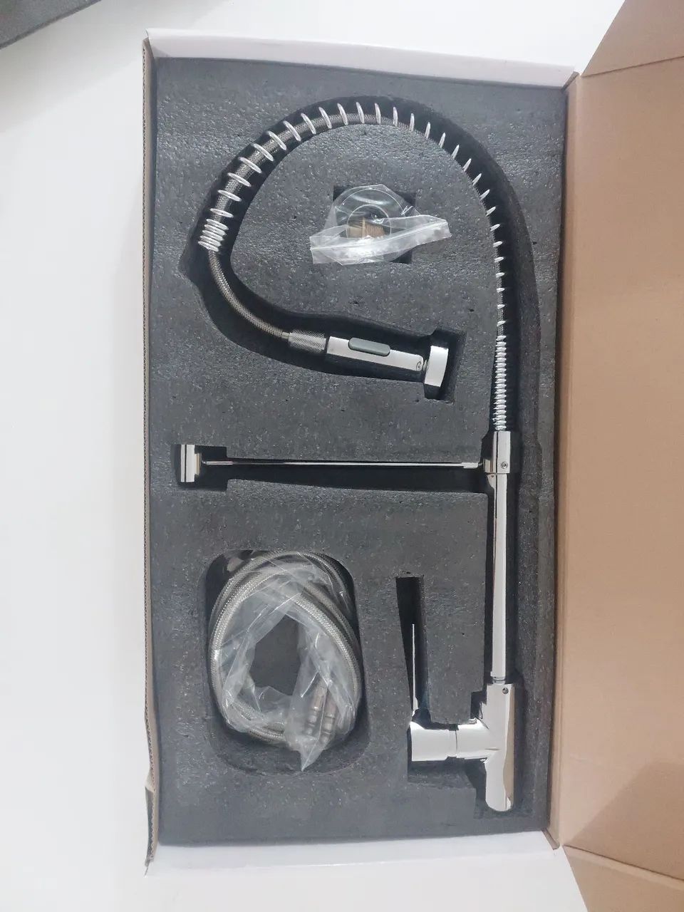 Torneira Gourmet  de cozinha para bancada luxo inox com mola e misturador - Foto 2