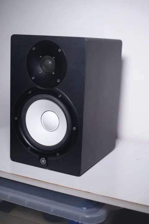 Par de Monitores de Áudio Yamaha HS7
