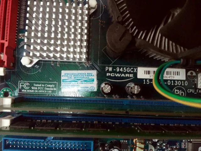 Kit Placa Mãe Intel PCWare PW-945GCX com Core2Duo E7400 e 2GB de RAM. - Foto 3