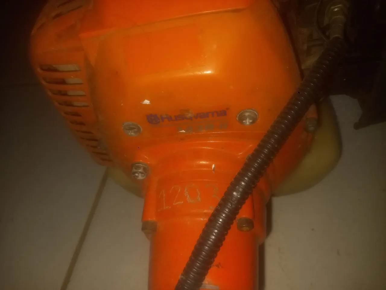 Roçadeira Husqvarna 143