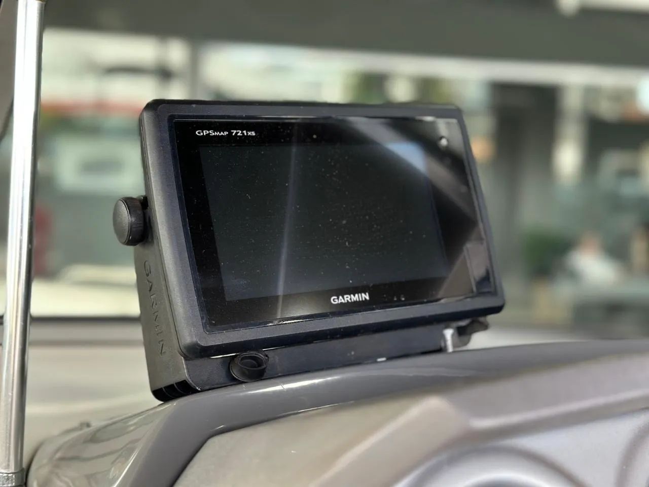 Lancha importada Valent 230, ano 2013, revisada e polida, sem detalhes. Apenas 250h de uso - Foto 2