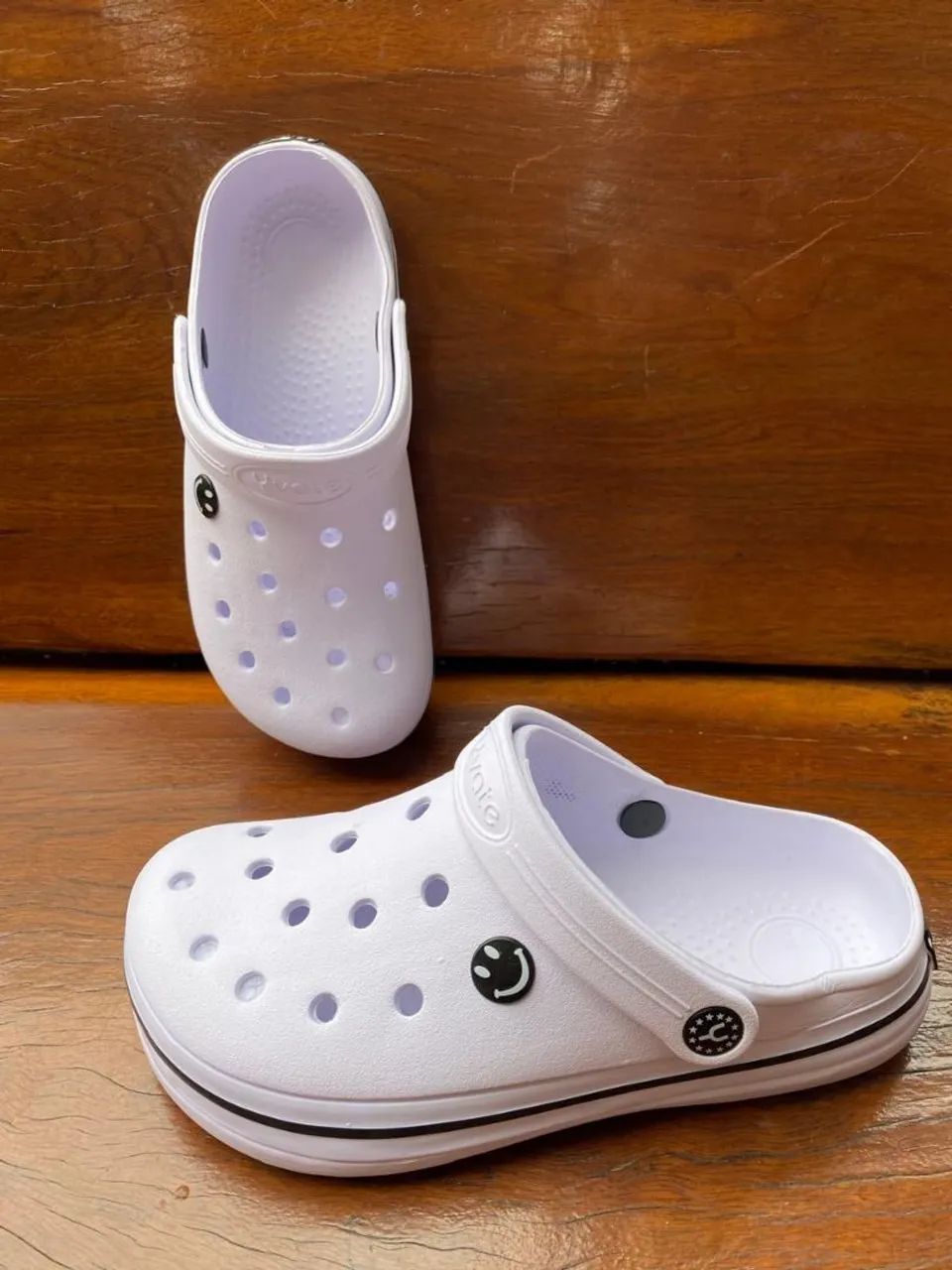 Sandálias Crocs Rosa - Conforto e Estilo! - Foto 3