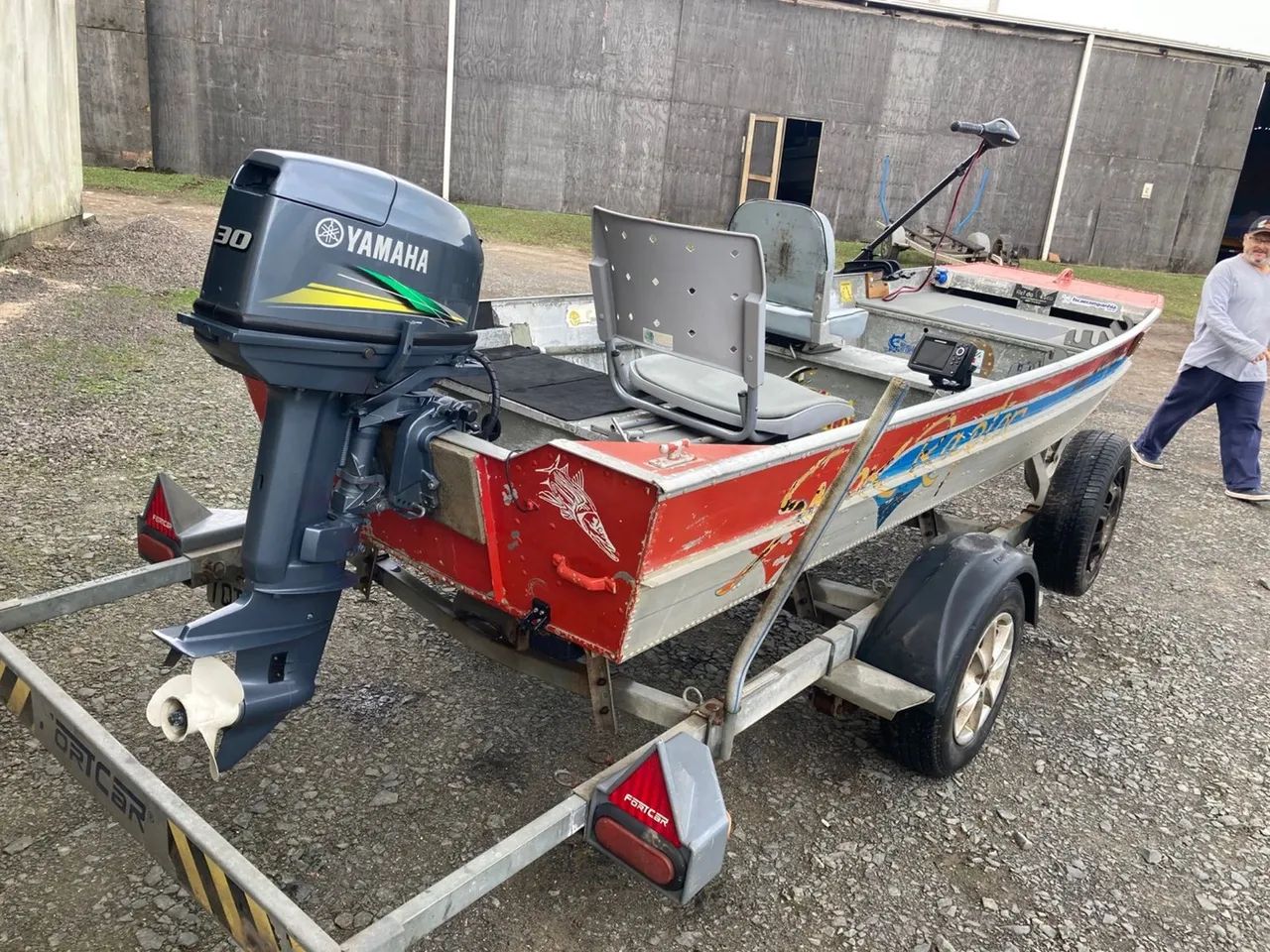 Barco de alumínio com motor - Ótimo estado!