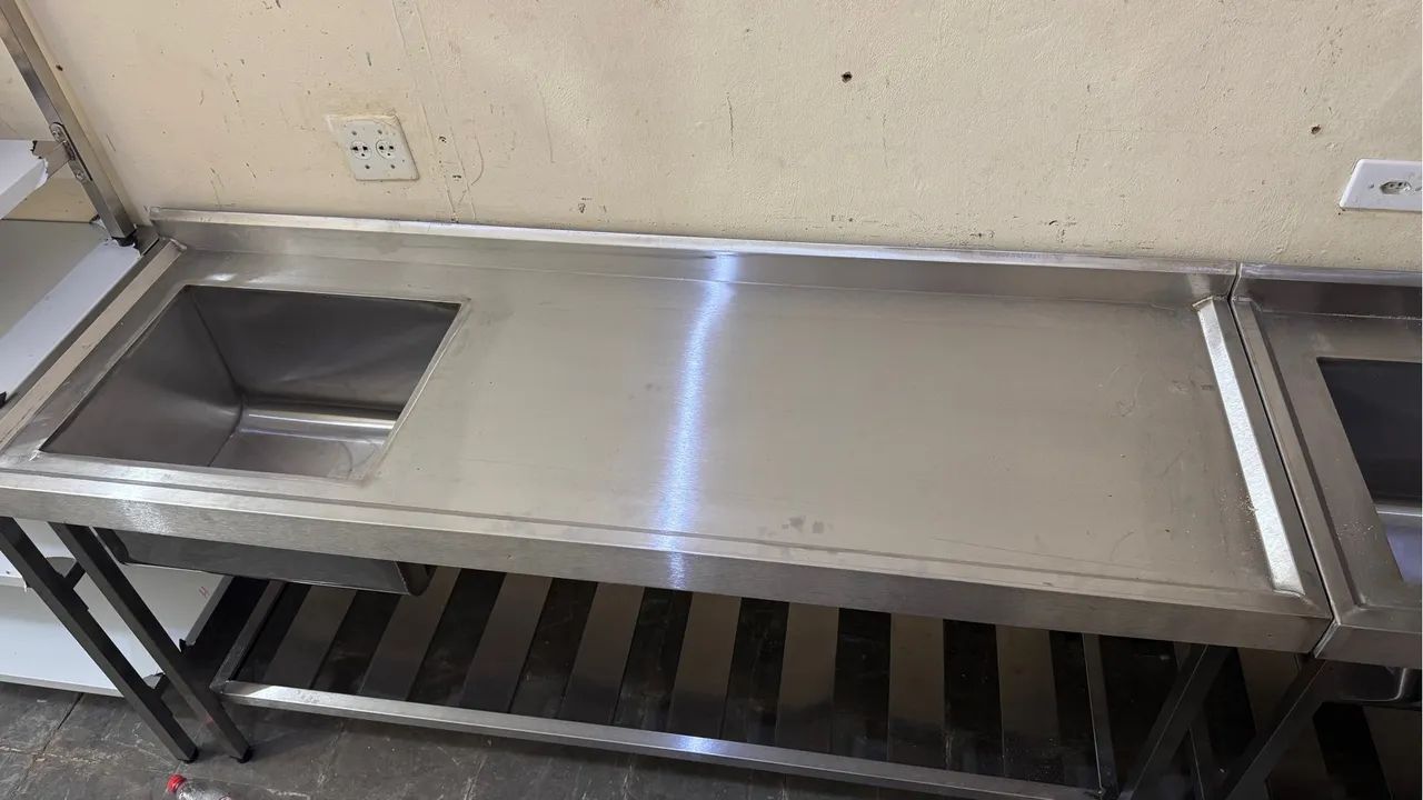 Bancada de Aço Inox com pia 1,80 x 0,60  - Foto 5