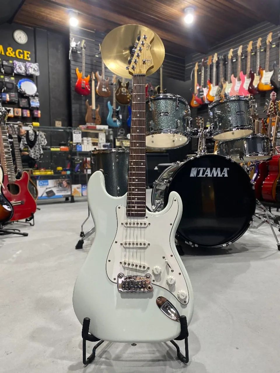 Guitarra G&L zerada - Foto 2