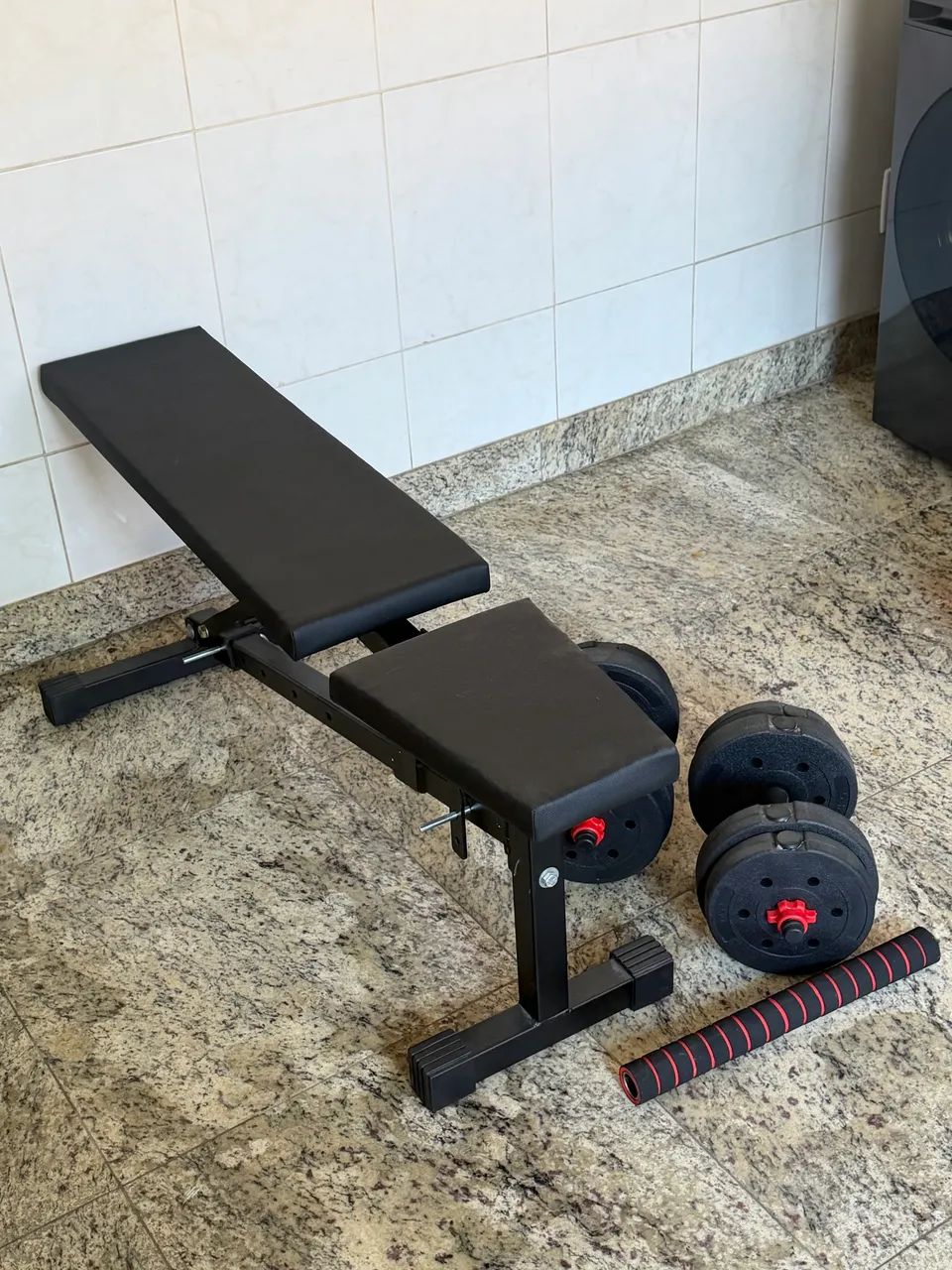 kit halteres e anilhas + banco regulável reclinável  - Foto 4