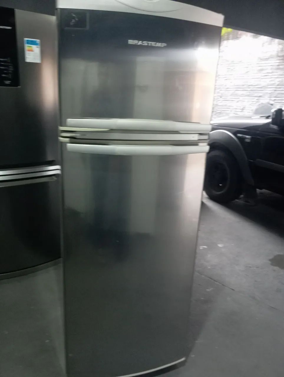 Geladeira 220 wolts gelo seco sem detalhes