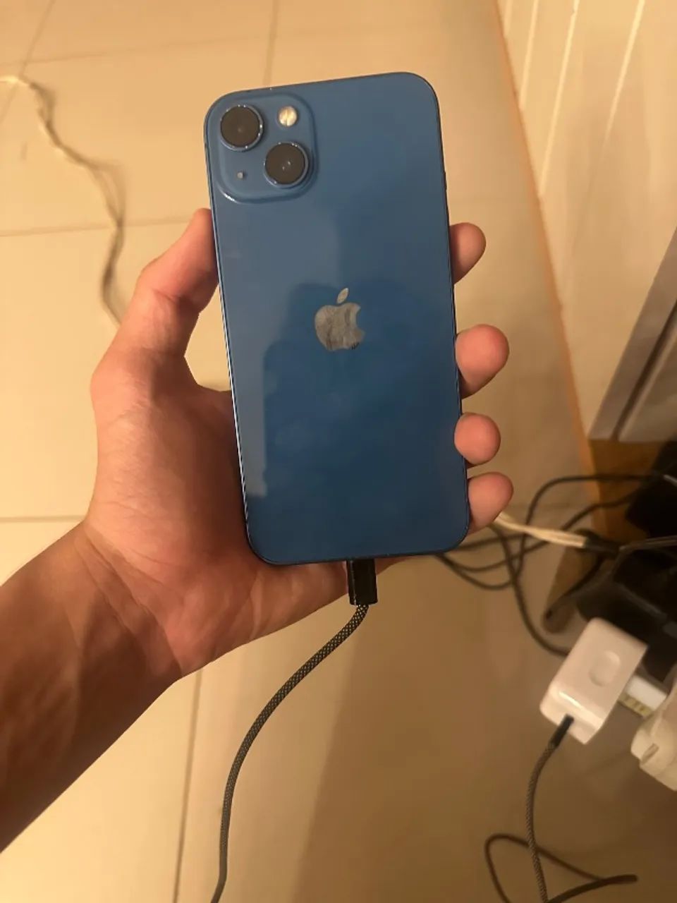 iPhone 13 pouco uso 